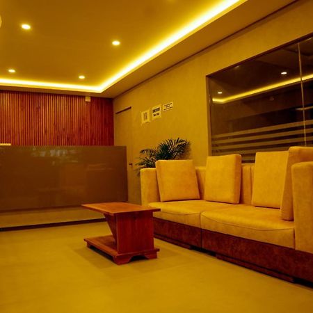 Hotel Jayalakshmi Residency à Vaduvanchal Extérieur photo