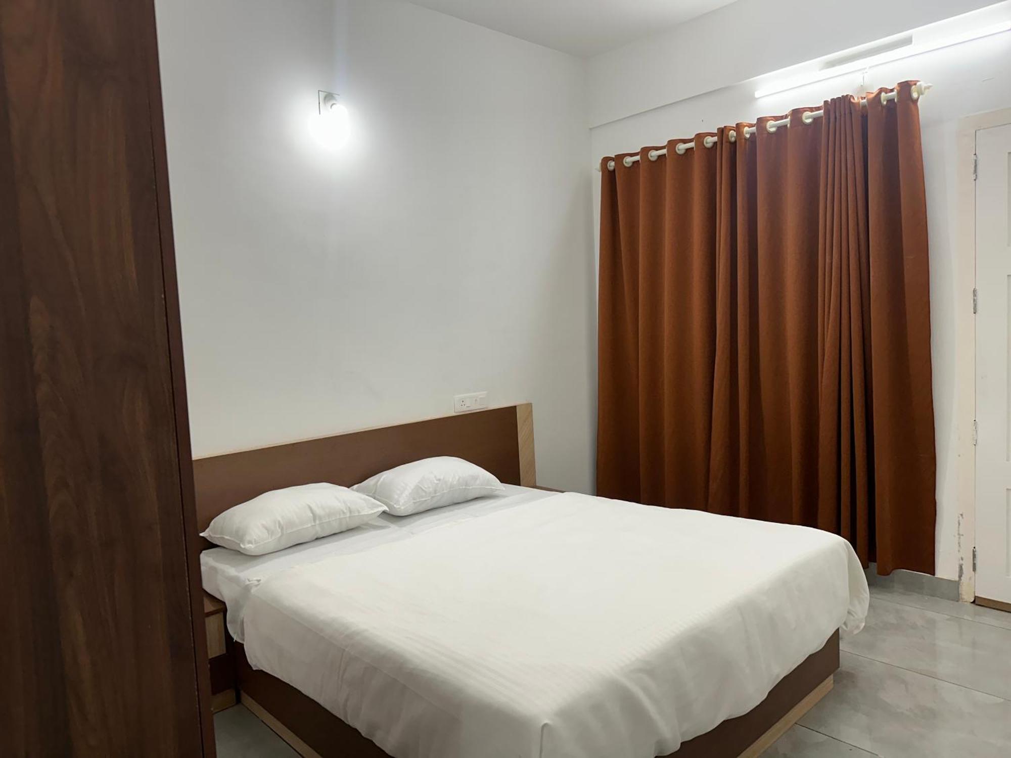 Hotel Jayalakshmi Residency à Vaduvanchal Extérieur photo