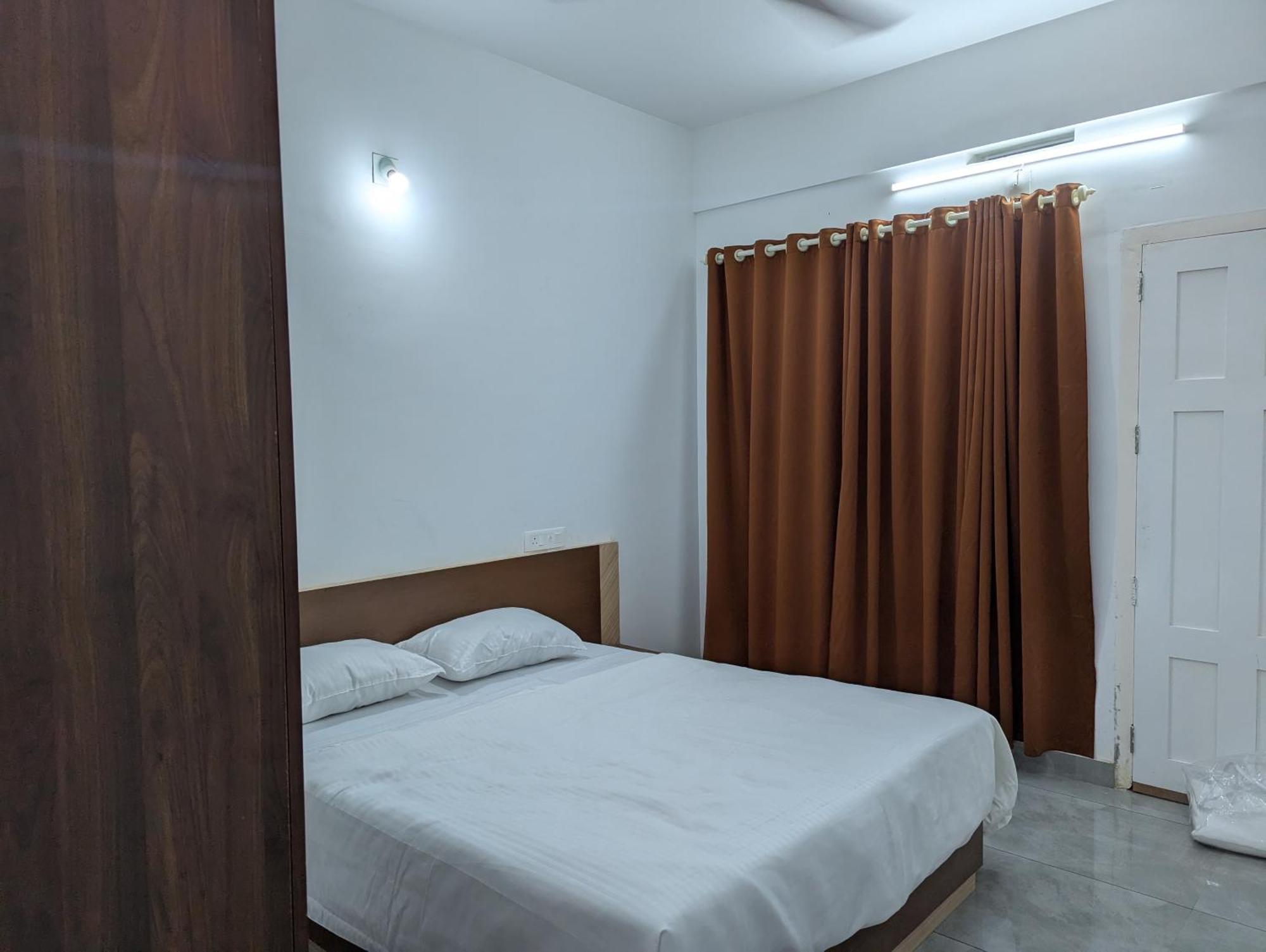 Hotel Jayalakshmi Residency à Vaduvanchal Extérieur photo