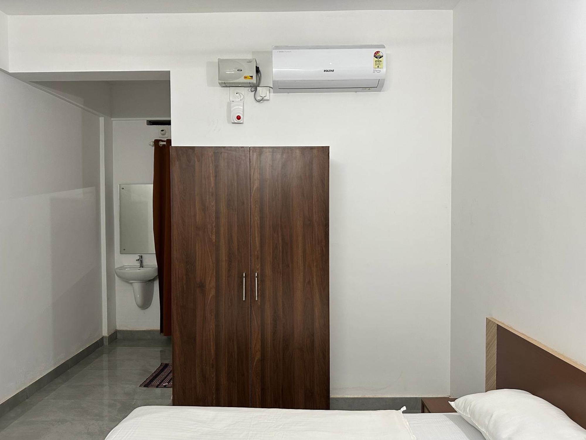 Hotel Jayalakshmi Residency à Vaduvanchal Extérieur photo