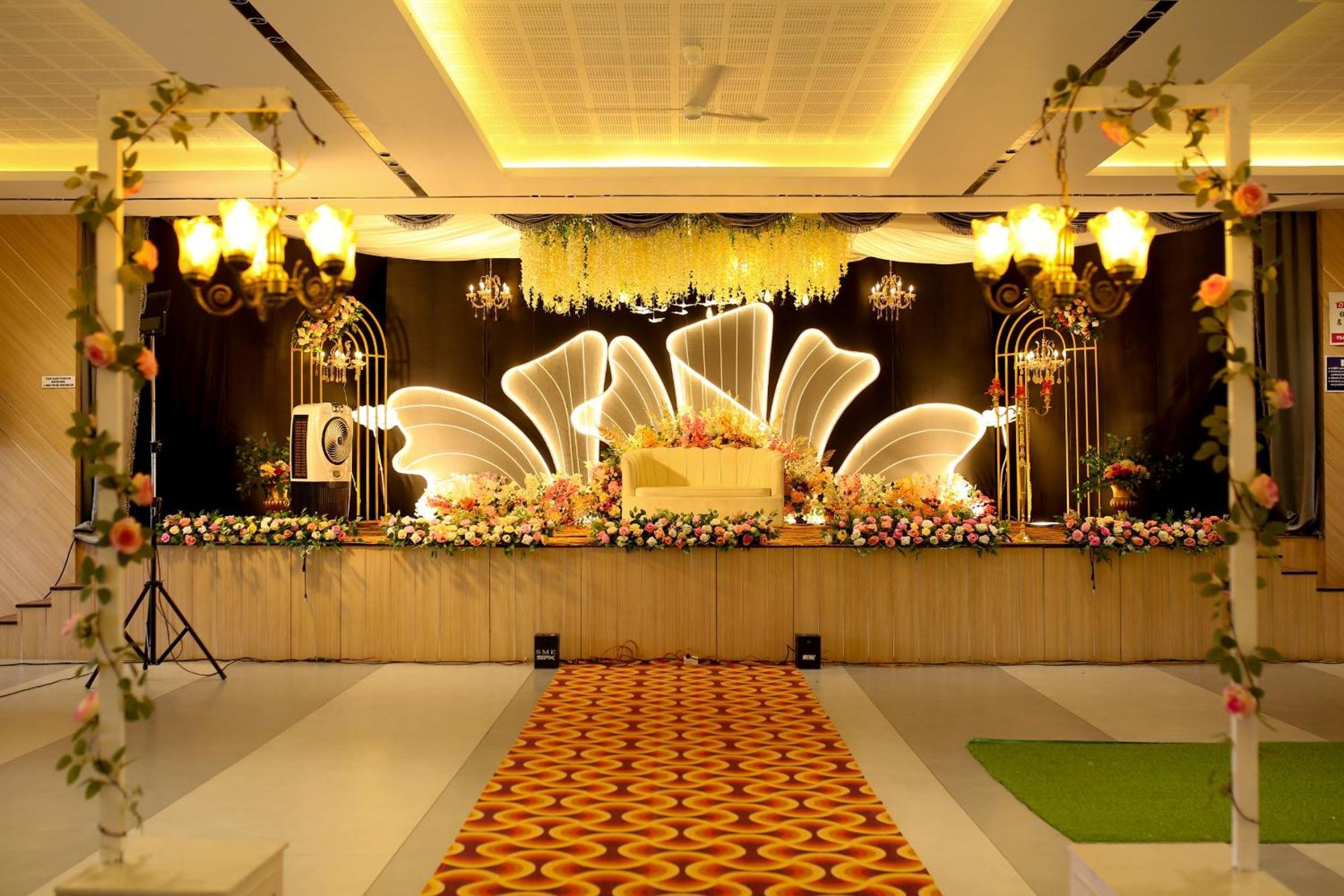 Hotel Jayalakshmi Residency à Vaduvanchal Extérieur photo