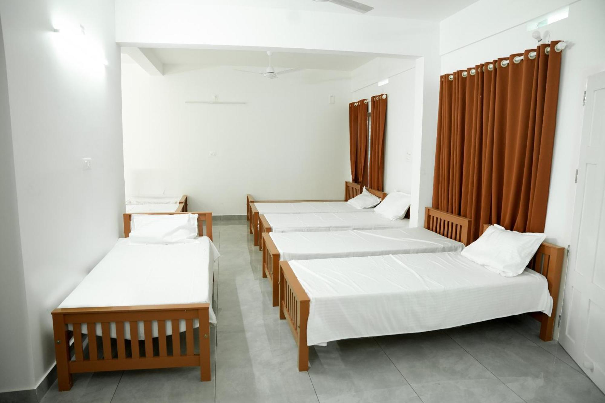 Hotel Jayalakshmi Residency à Vaduvanchal Extérieur photo