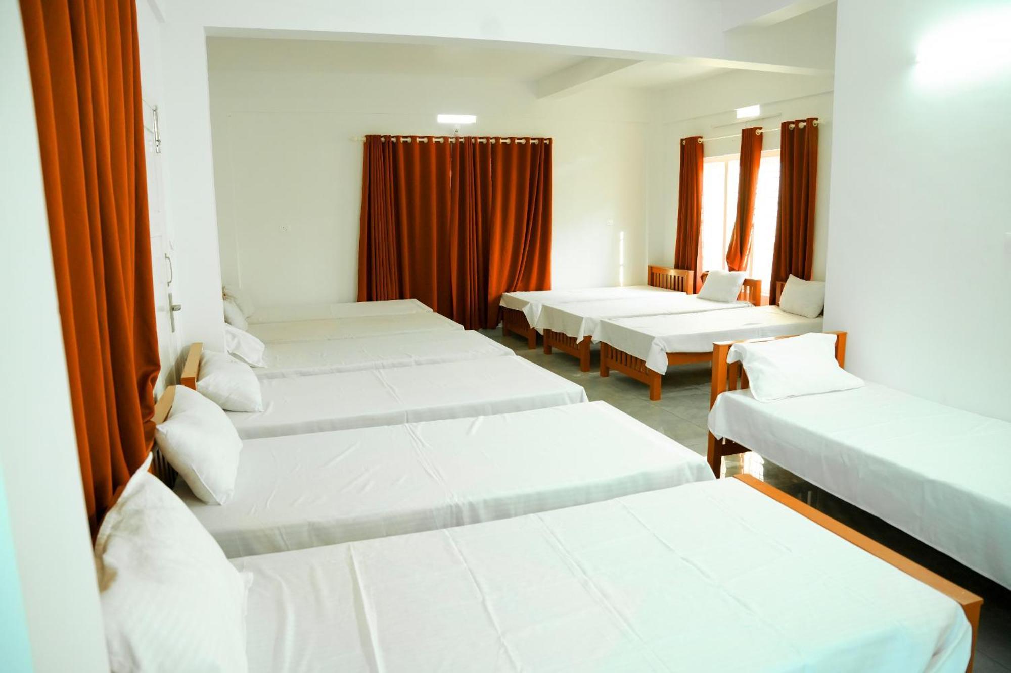Hotel Jayalakshmi Residency à Vaduvanchal Extérieur photo